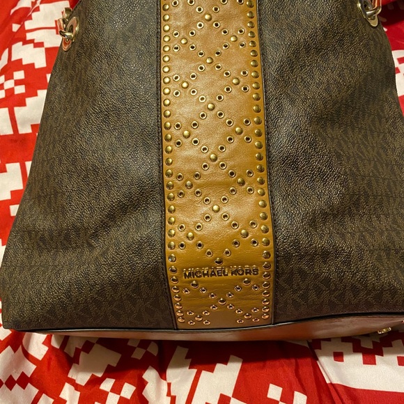 Michael Kors purse, only used a handful of time has been in storage. - Picture 5 of 8